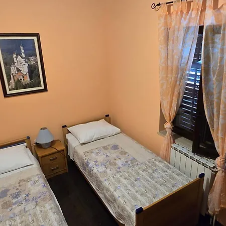 With Parking Space Buici, - 24819 Apartamento