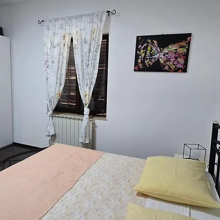 Διαμέρισμα With Parking Space Buici, - 24819